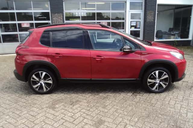 Peugeot 2008 (2016) thumbnail 9