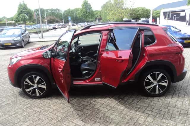 Peugeot 2008 (2016) thumbnail 10