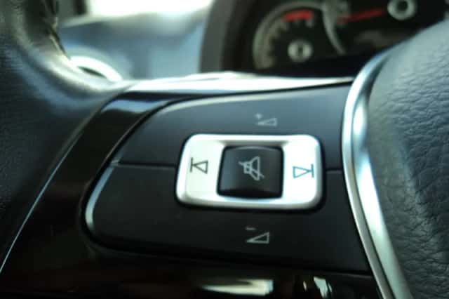 Volkswagen Up! (2020) thumbnail 17