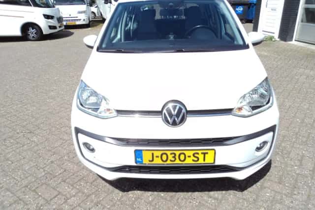 Volkswagen Up! (2020) thumbnail 3