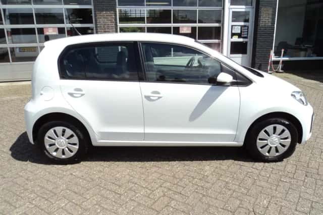 Volkswagen Up! (2020) thumbnail 9