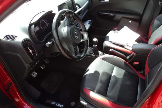 Kia Picanto (2017) thumbnail 11