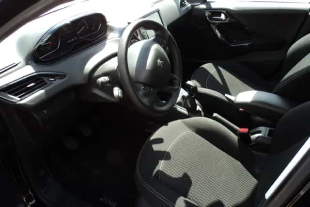 Peugeot 208 (2018) thumbnail 11