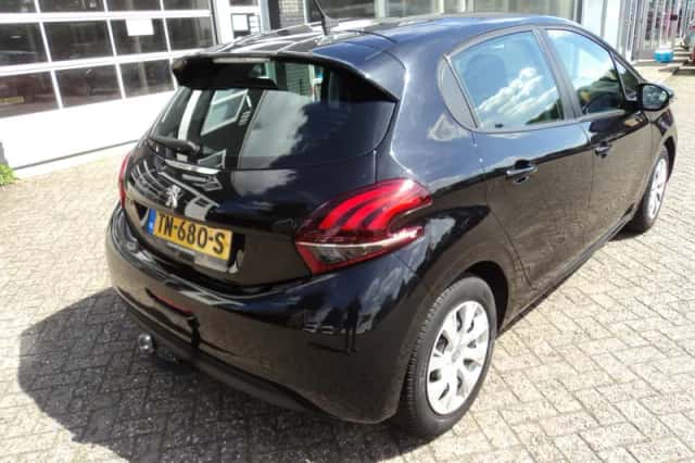 Peugeot 208 (2018) thumbnail 8