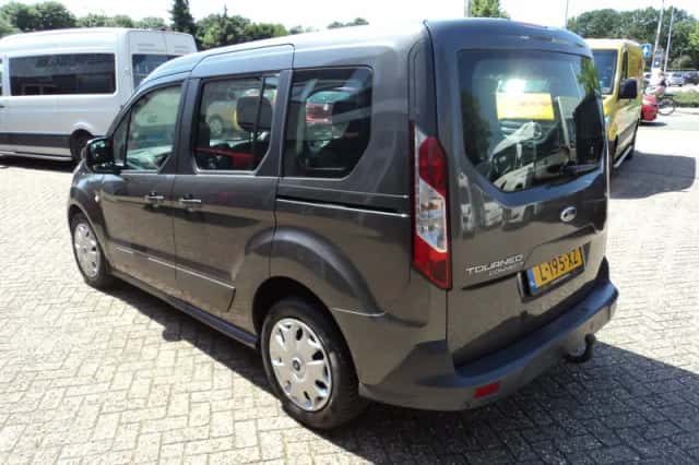 Ford Tourneo Connect (2016) thumbnail 6