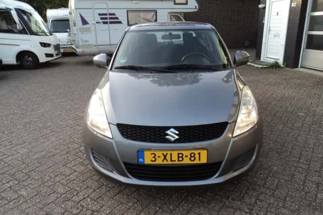 Suzuki Swift (2014) thumbnail 3