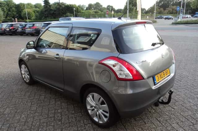 Suzuki Swift (2014) thumbnail 6