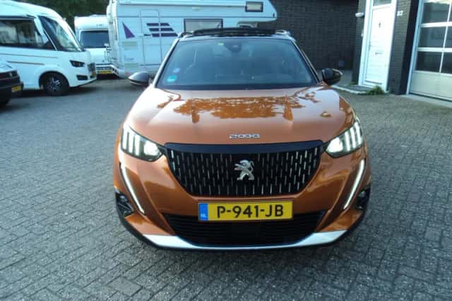 Peugeot 2008 (2022) thumbnail 3