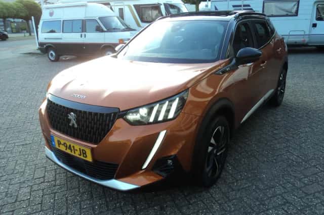 Peugeot 2008 (2022) thumbnail 4