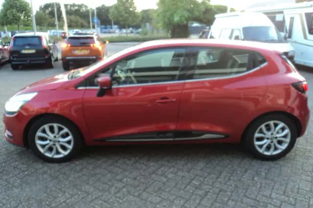 Renault Clio (2016) thumbnail 5