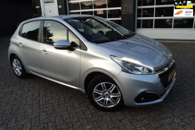Peugeot 208 (2018) thumbnail 2
