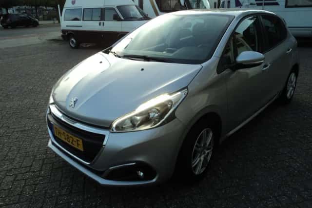 Peugeot 208 (2018) thumbnail 4