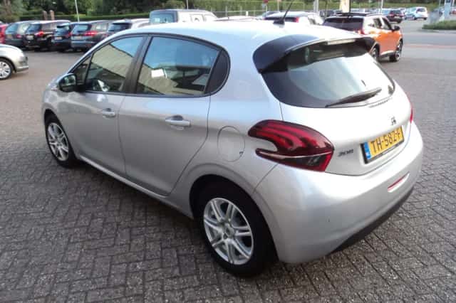 Peugeot 208 (2018) thumbnail 6