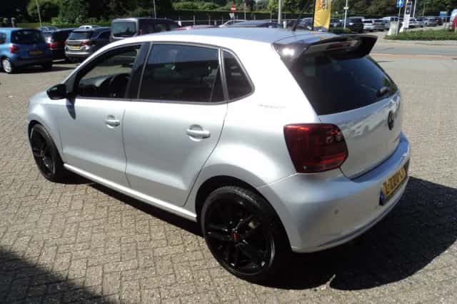 Volkswagen Polo (2010) thumbnail 6