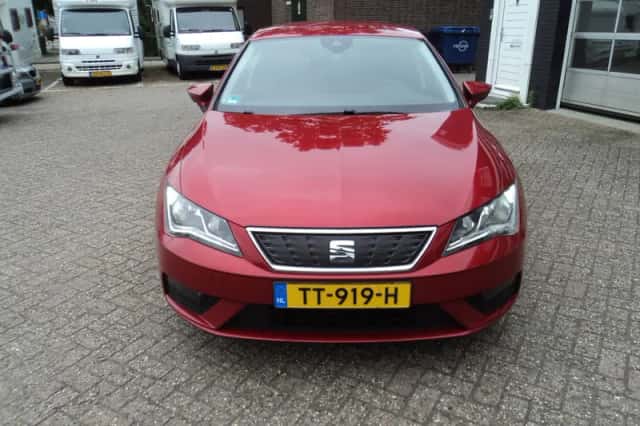 SEAT Leon (2018) thumbnail 3