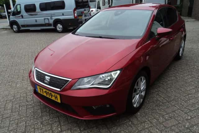 SEAT Leon (2018) thumbnail 4