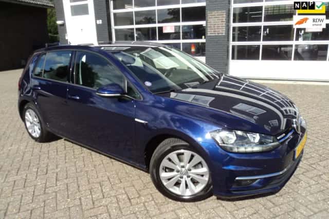 Volkswagen Golf (2020) thumbnail 2