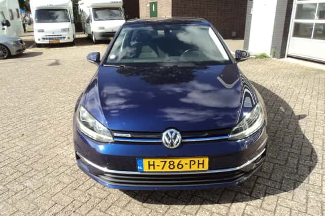Volkswagen Golf (2020) thumbnail 3