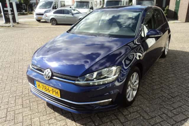 Volkswagen Golf (2020) thumbnail 4