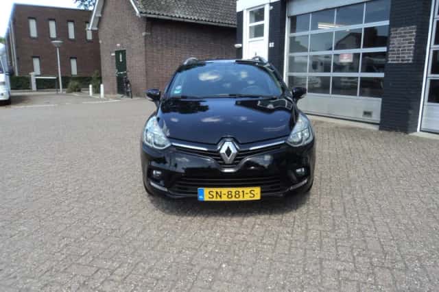 Renault Clio (2018) thumbnail 3