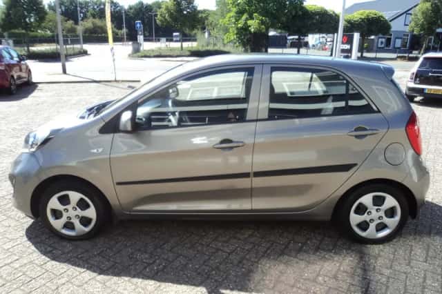 Kia Picanto (2012) thumbnail 5