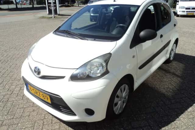 Toyota Aygo (2014) thumbnail 4