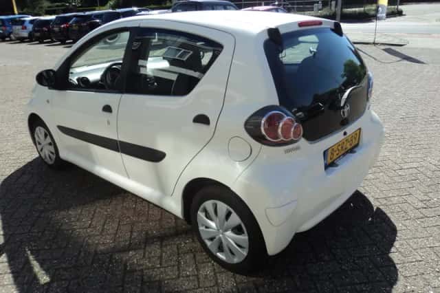 Toyota Aygo (2014) thumbnail 6