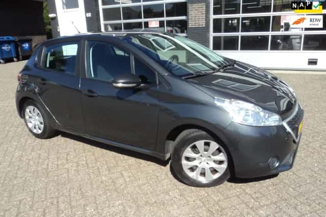 Peugeot 208 (2012) thumbnail 2