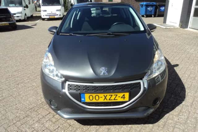 Peugeot 208 (2012) thumbnail 3