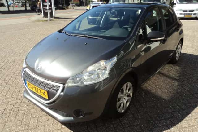 Peugeot 208 (2012) thumbnail 4