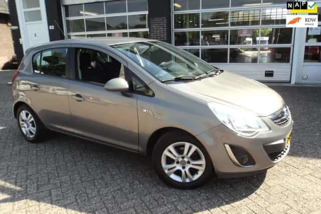 Opel Corsa (2013) thumbnail 1