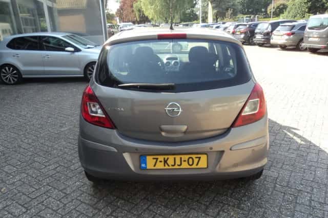 Opel Corsa (2013) thumbnail 6