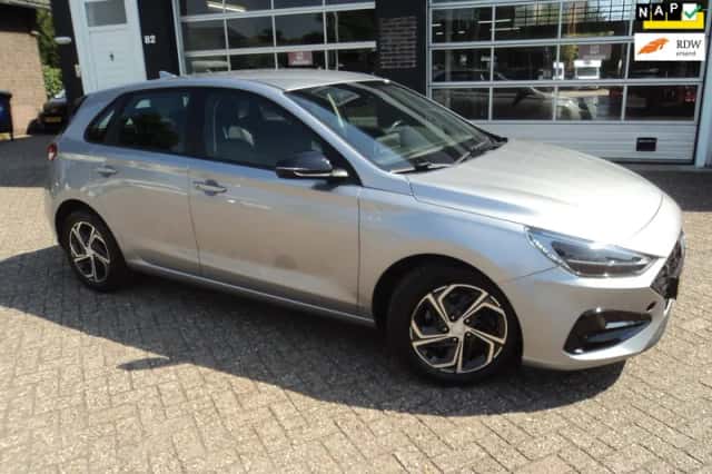 Hyundai i30 (2022) thumbnail 1
