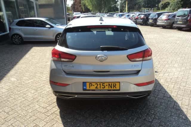 Hyundai i30 (2022) thumbnail 6