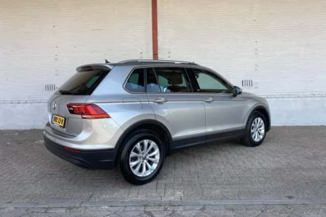 Volkswagen Tiguan (2018) thumbnail 4