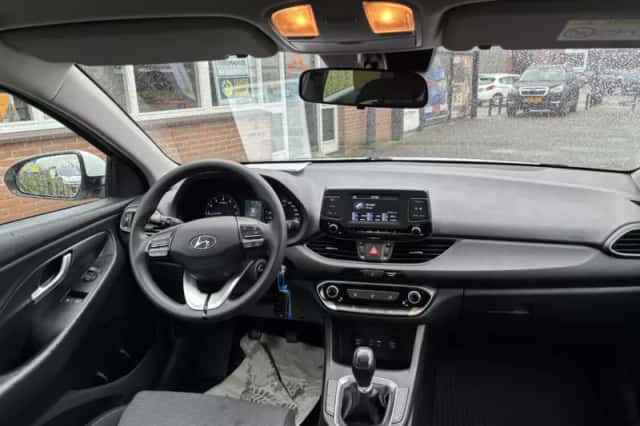 Hyundai i30 (2018) thumbnail 3