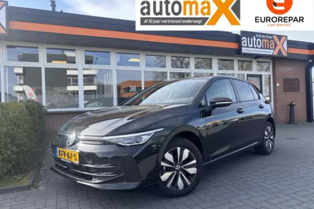 Volkswagen Golf (2025) thumbnail 1