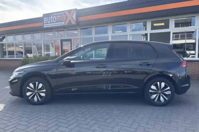 Volkswagen Golf (2025) thumbnail 6