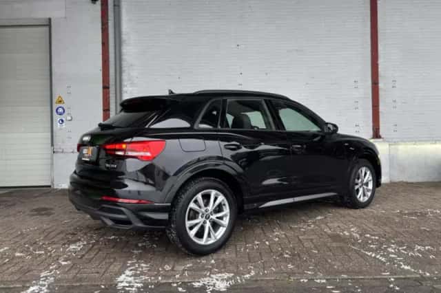 Audi Q3 (2023) thumbnail 3
