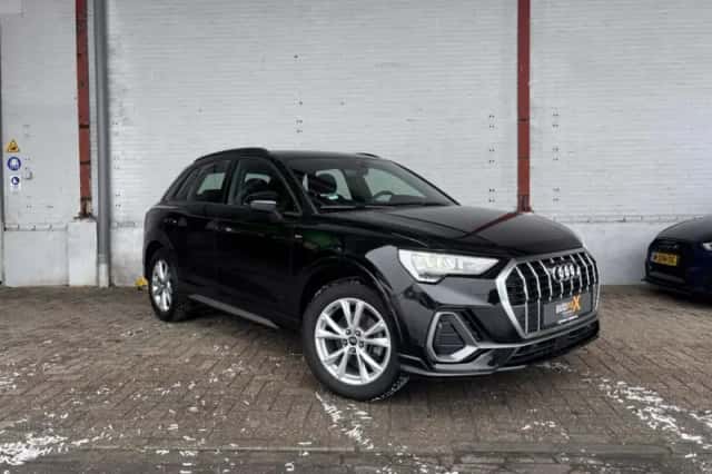 Audi Q3 (2023) thumbnail 4