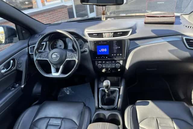 Nissan Qashqai (2018) thumbnail 3