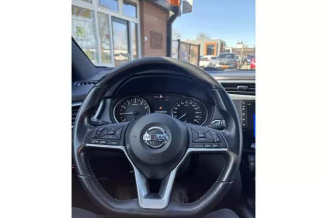 Nissan Qashqai (2018) thumbnail 4