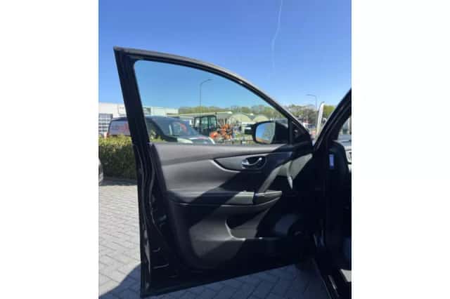 Nissan Qashqai (2018) thumbnail 5