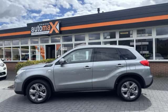 Suzuki Vitara (2016) thumbnail 5