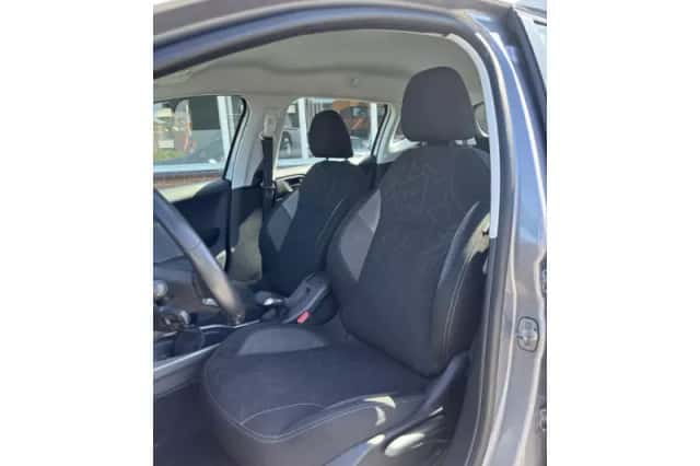 Peugeot 2008 (2017) thumbnail 4