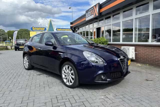 Alfa Romeo Giulietta (2011) thumbnail 6