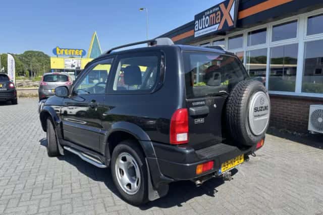 Suzuki Grand Vitara (2003) thumbnail 3