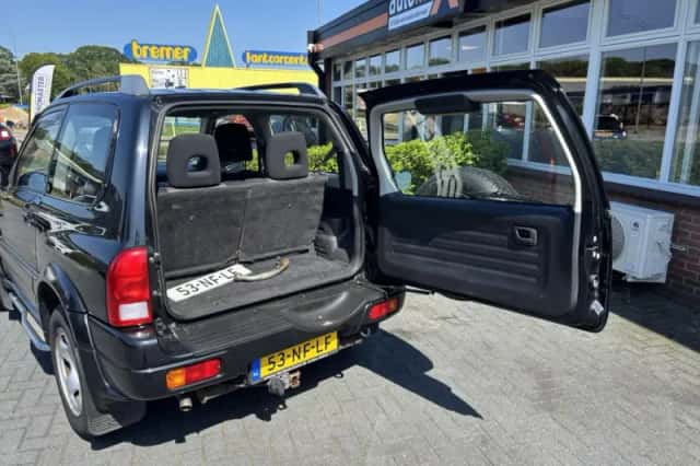 Suzuki Grand Vitara (2003) thumbnail 4