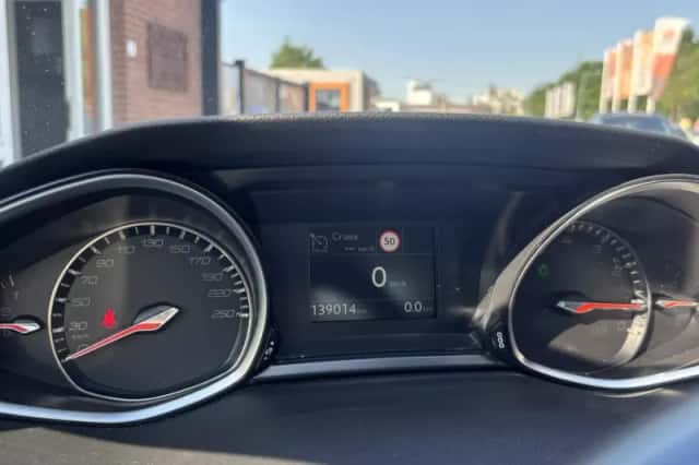 Peugeot 308 (2018) thumbnail 4