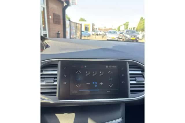 Peugeot 308 (2018) thumbnail 6